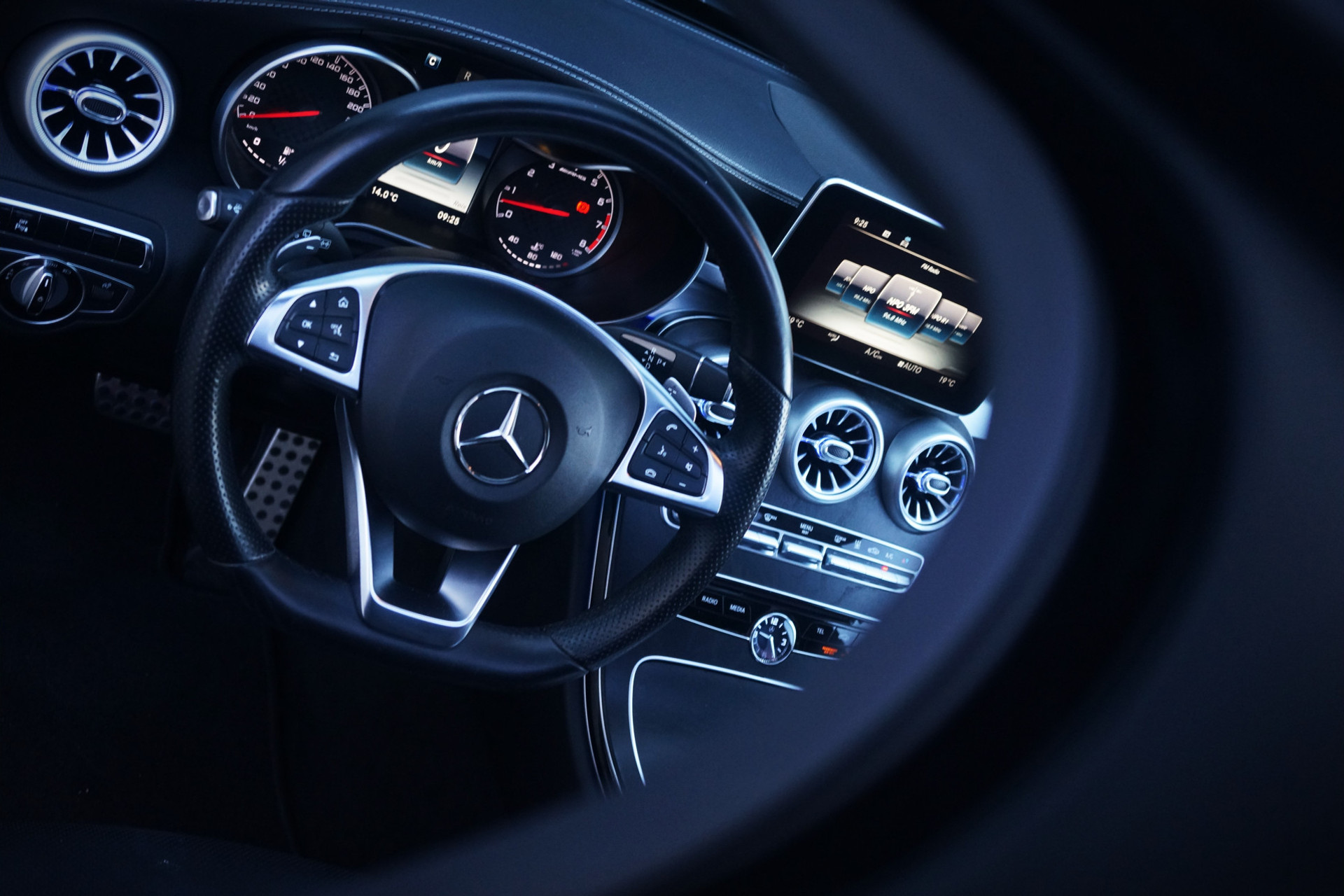38080041-2.jpg