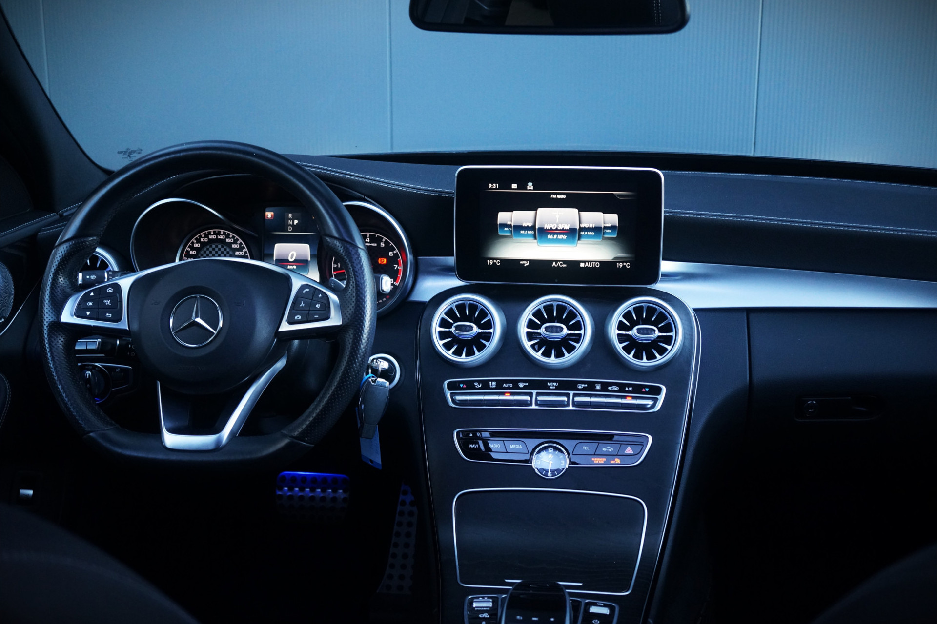 38080041-39.jpg